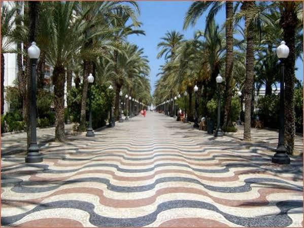 Hostal San Fernando Alicante Extérieur photo